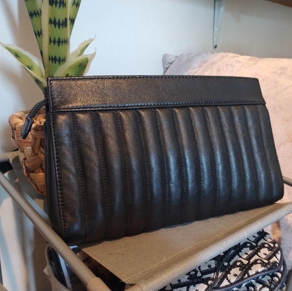 COPY - Brooks Brothers Quilted Clutch Wristlet - Picture 3 of 14